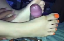 Such a sexy footjob...